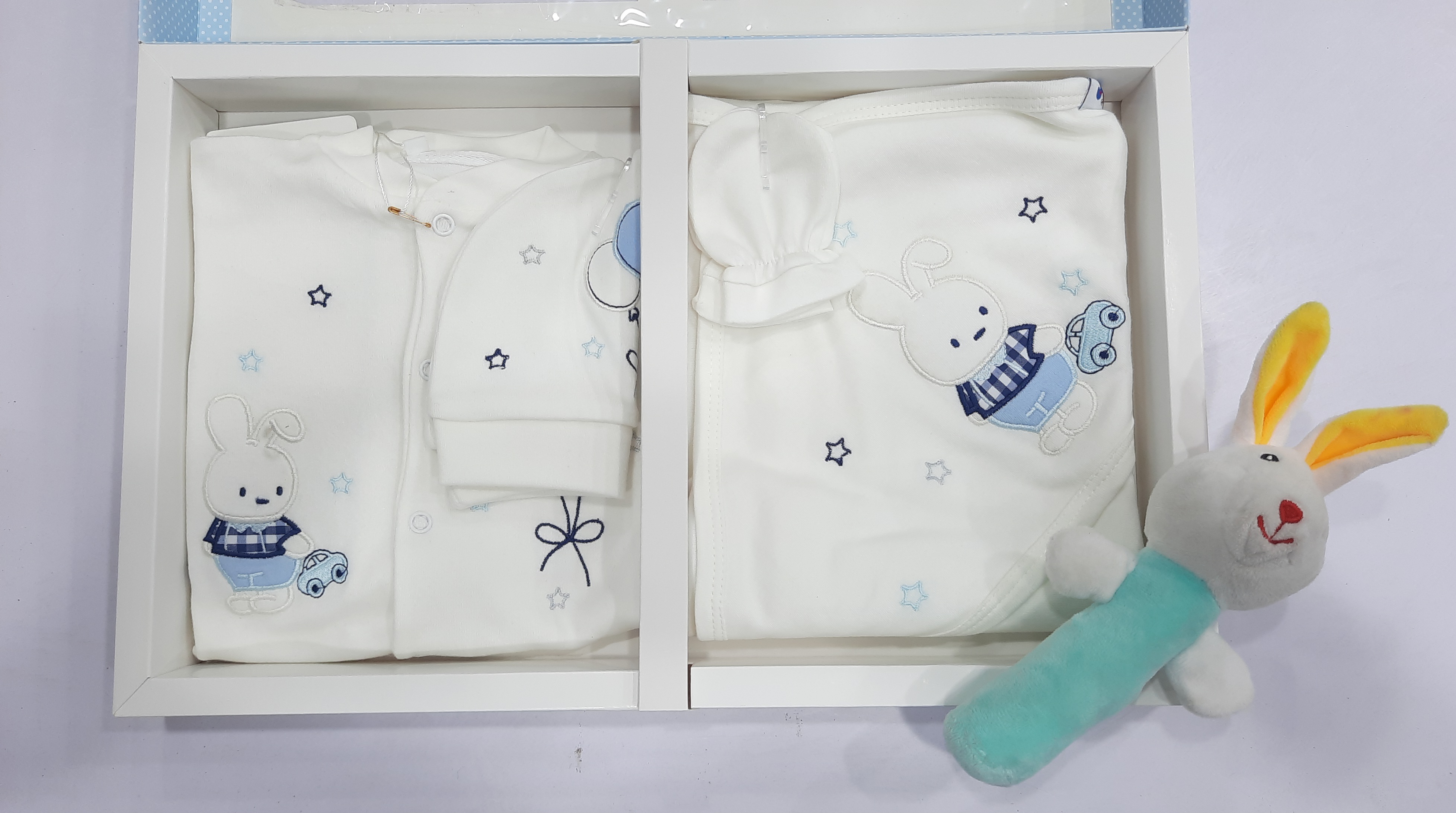 طقم مستشفي اربع قطع تطريز